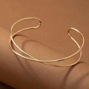 Elegant Gold Arm Cuff